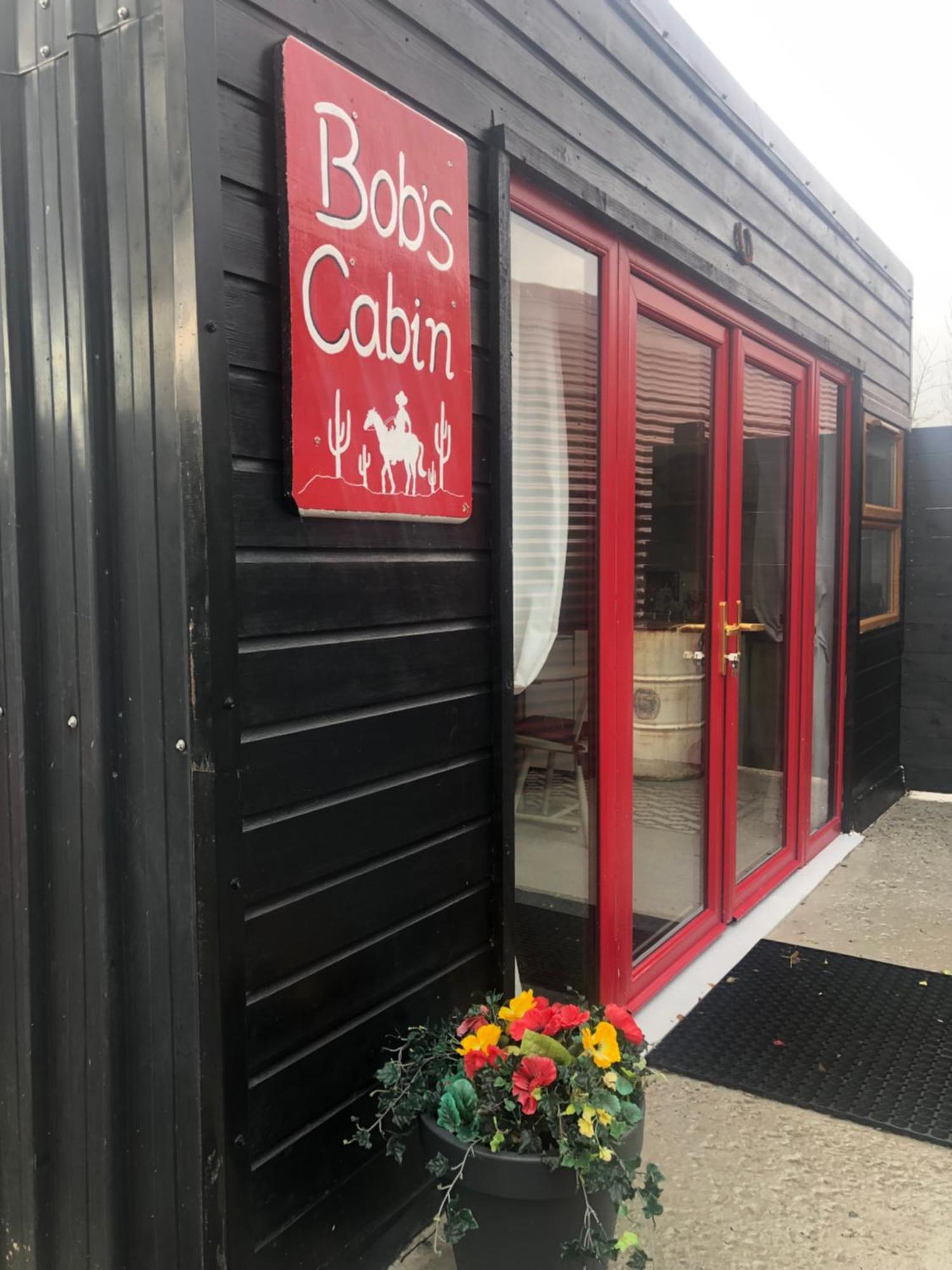 Bob'S Cabin Galway Exterior photo
